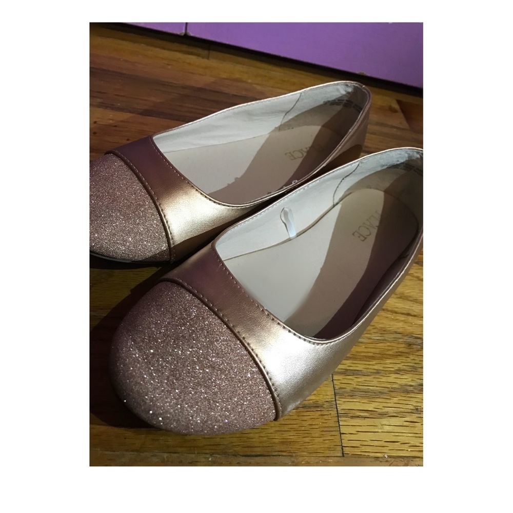 Dress shoes for little girls